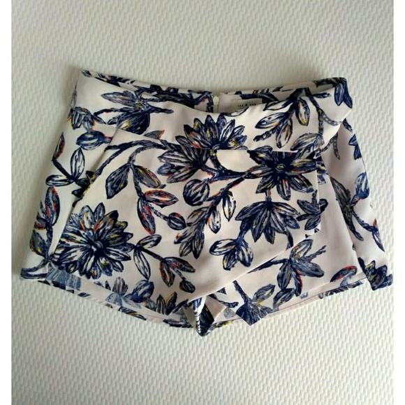 Tea n Cup Pants - Tea & Cup Flower Pocketed Shorts Size Small